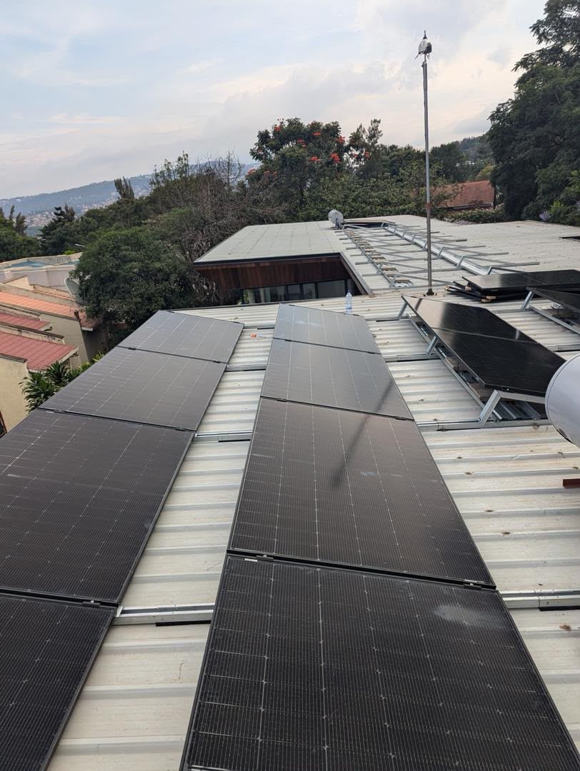 Commercial rooftop solar array
